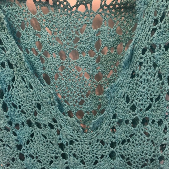 Elegant Crochet Women’s Top in Teal- perfect for those warm summer days. Used - Picture 6 of 10